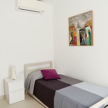 13 Village Apartments Меллиеха Экстерьер фото